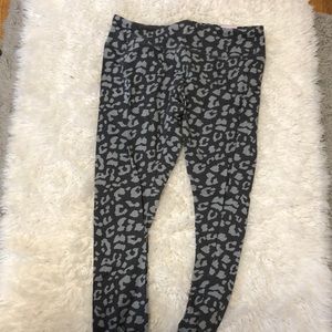 Kohl’s cotton leggings! With tags.